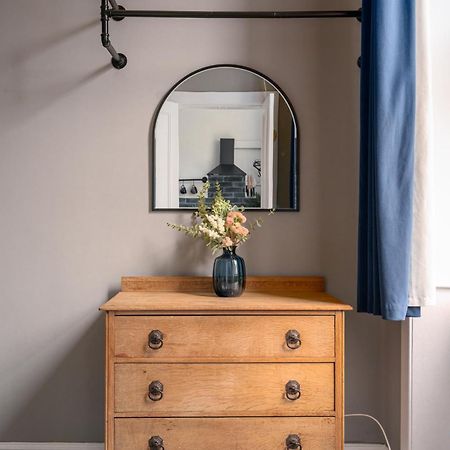 شقة Vibrant Leith Flat إدنبرة المظهر الخارجي الصورة